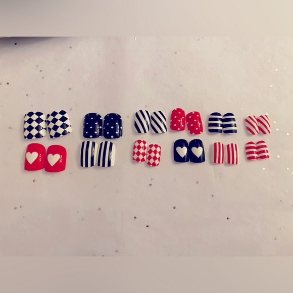 New ❤️ Queen Of Hearts ❤️ Red, Black & White Manicure Press Pop On Nails - Picture 3 of 13